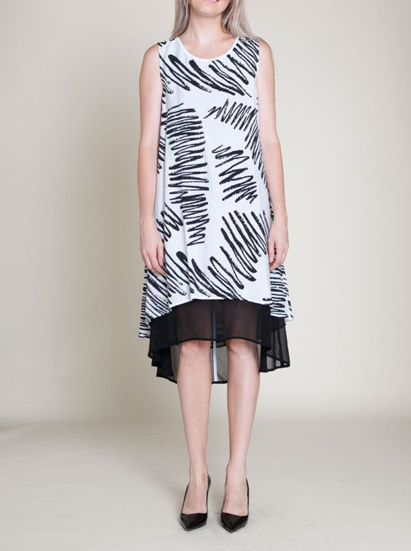 BLACK AND WHITE PRINTED SLEEVELESS DRESS- FRONT