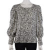 BLACK AND WHITE PRINTED PUFF SLEEVE TOP